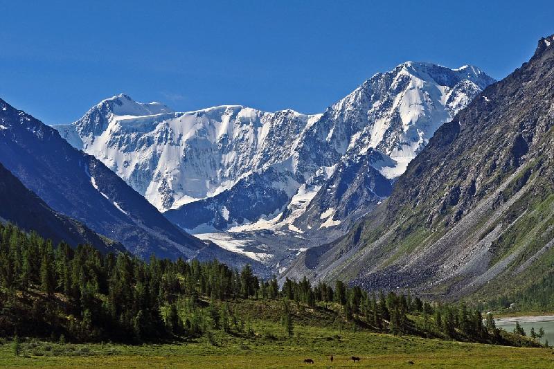 哈萨克斯坦著名景点之穆兹套山